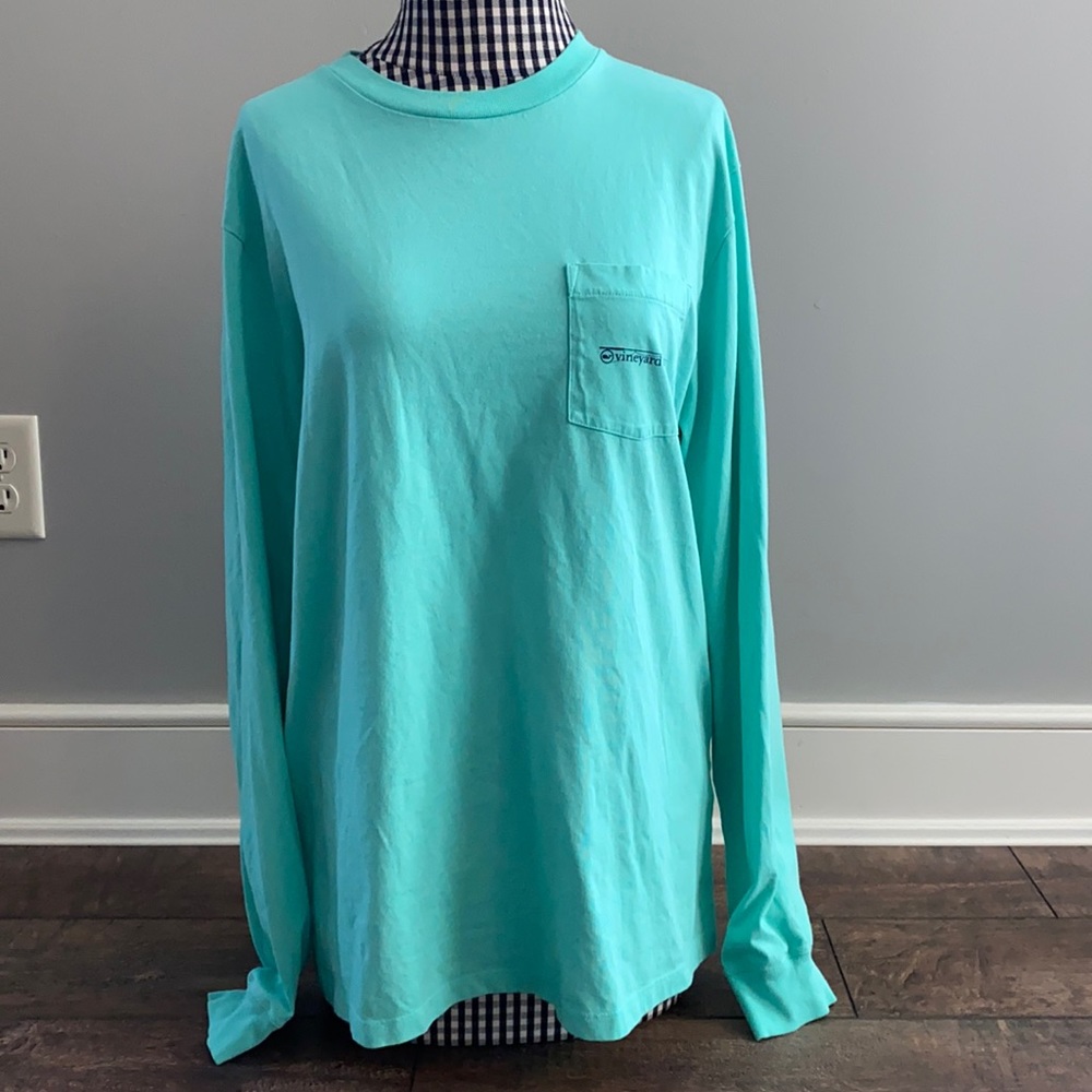 Vineyard Vines t-shirt